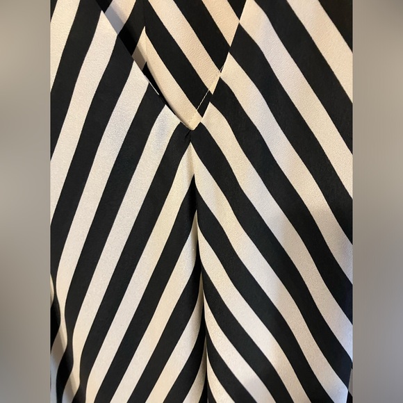 $120 Felicity & Coco zig zag stripe black & cream lightweight sheath dress. S M - Picture 5 of 12